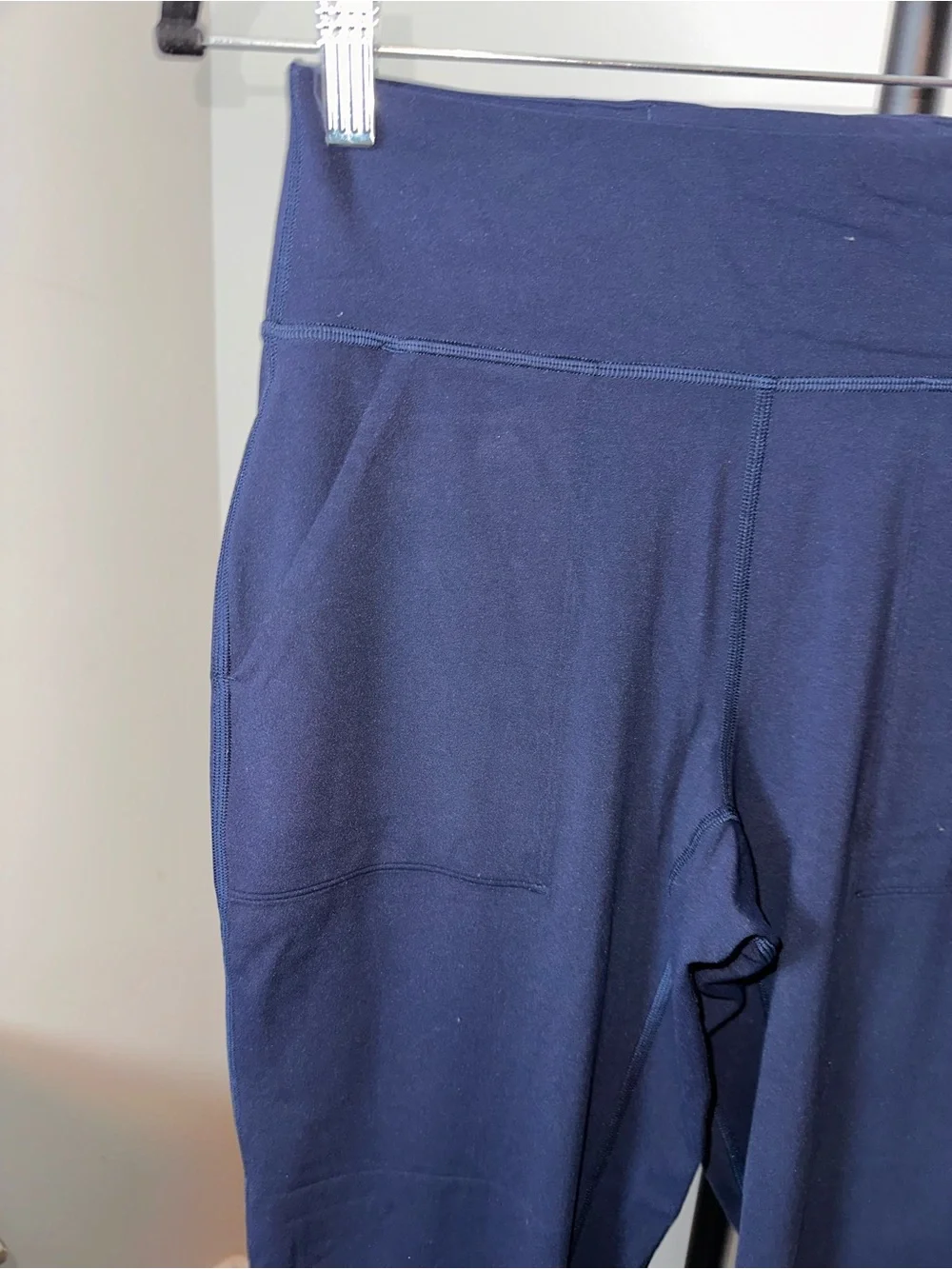 Lululemon Size 6 Women's Navy Jogger Pants